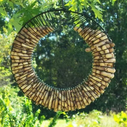 Whole Peanut Wreath Bird Feeder – Black Finish (Se6019) 1