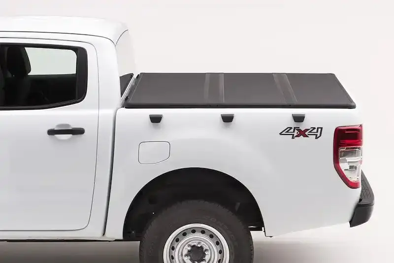 Extang Solid Fold 2.0 Retractable Tonneau Cover – Hilux Revo Double Cab (2016–2018) 1